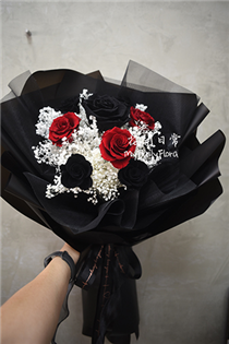 黑色系永生玫瑰花束 屏東告白花束 求婚花束